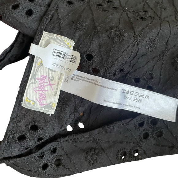 NWOT Free People Set of 3 Hair Scarfs - Black Eyelet, White Eyelet & Red Bandana - Picture 4 of 5